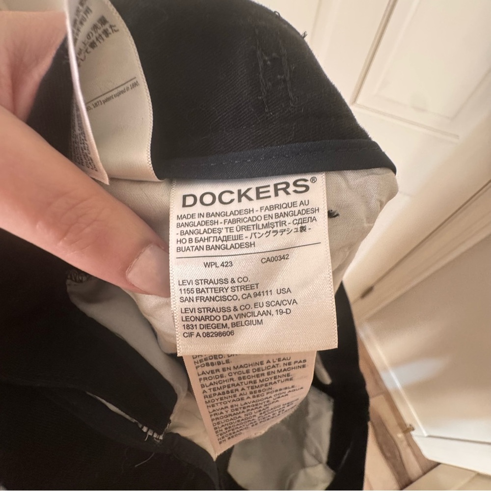 Dockers Classic Fit Black Dress Pants – Size 46x30